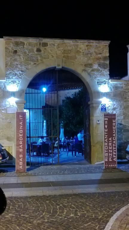 Abas Ristorante Pizzeria Affittacamere Ales Екстер'єр фото