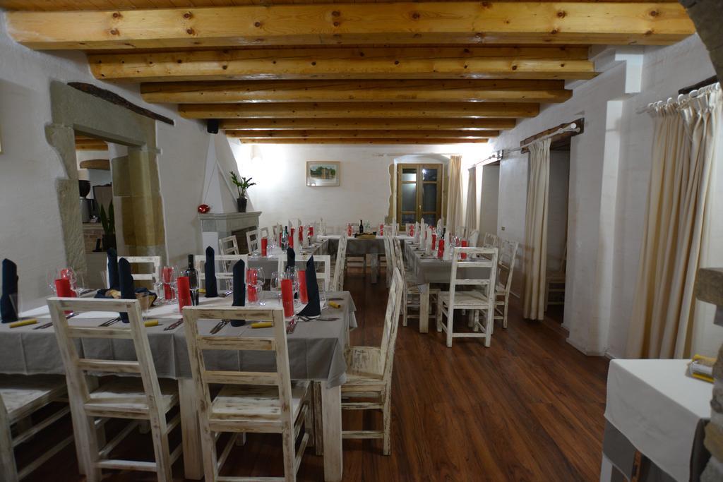 Abas Ristorante Pizzeria Affittacamere Ales Екстер'єр фото