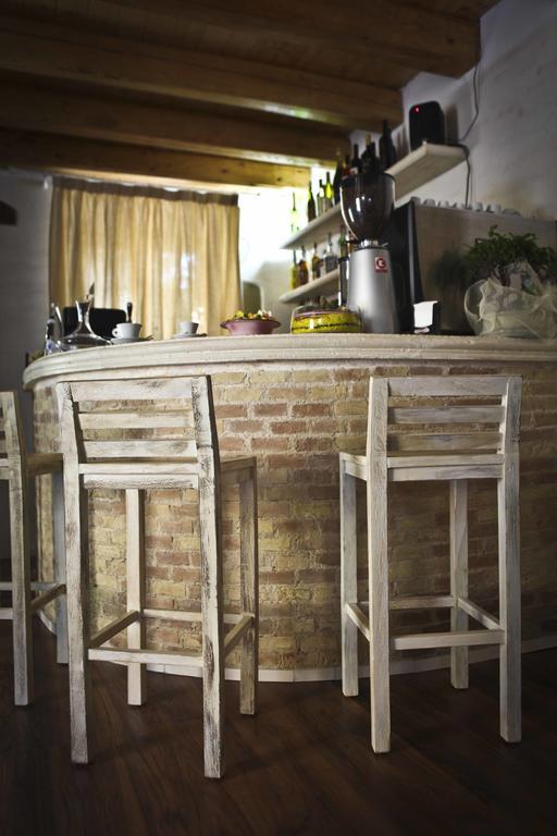 Abas Ristorante Pizzeria Affittacamere Ales Екстер'єр фото