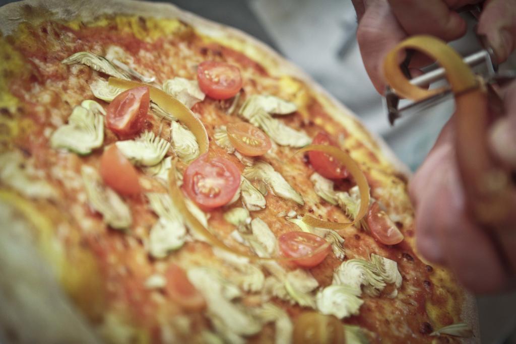 Abas Ristorante Pizzeria Affittacamere Ales Екстер'єр фото
