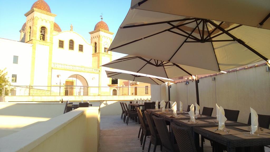 Abas Ristorante Pizzeria Affittacamere Ales Екстер'єр фото