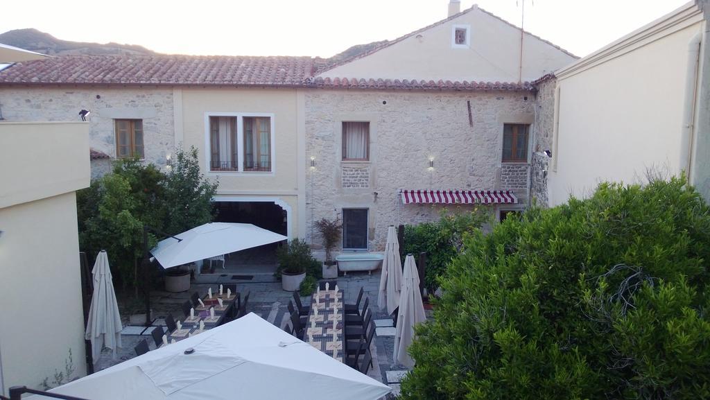 Abas Ristorante Pizzeria Affittacamere Ales Екстер'єр фото